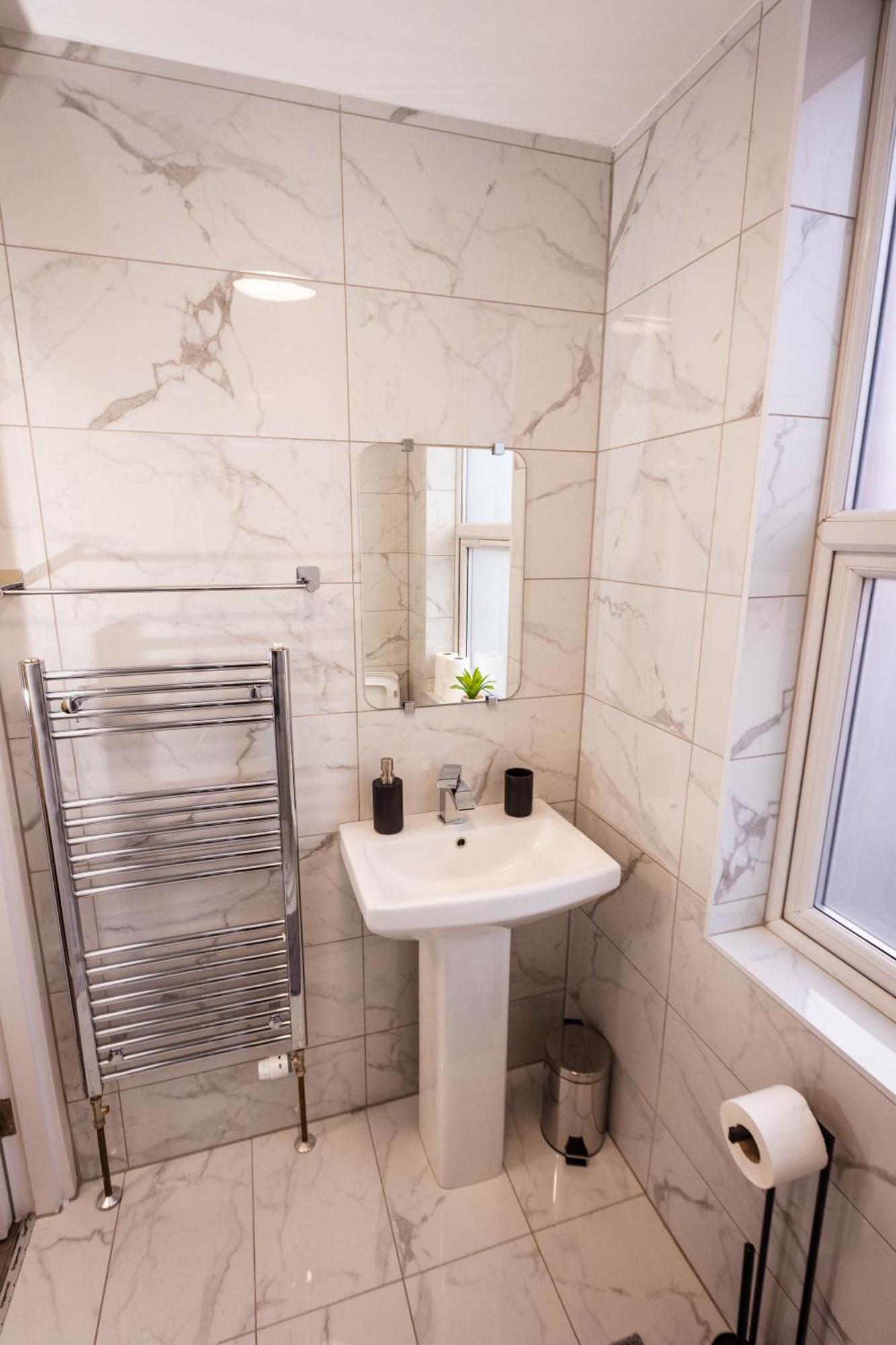 Two Bedroom Luxury Rb * Stalybridge