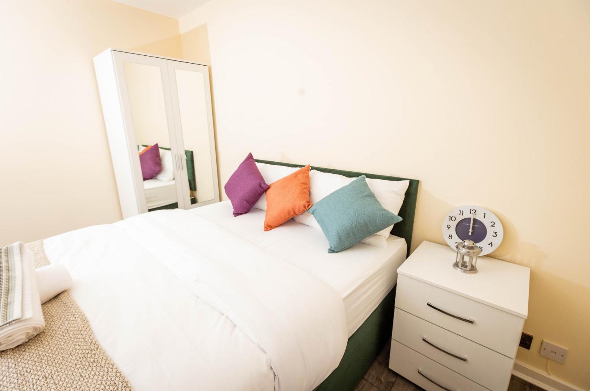 Two Bedroom Luxury Rb * Stalybridge