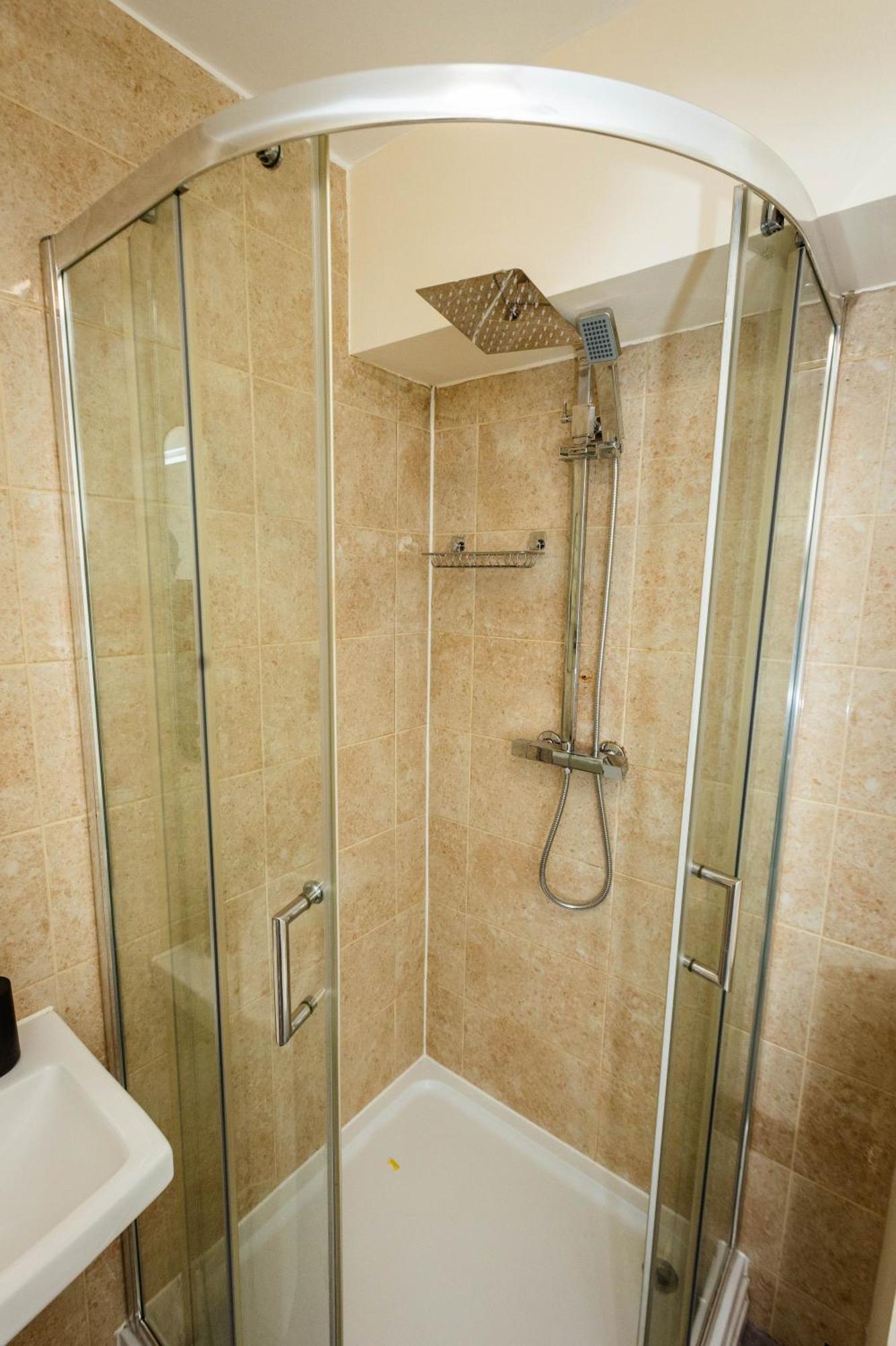 Two Bedroom Luxury Rb Apartment Stalybridge